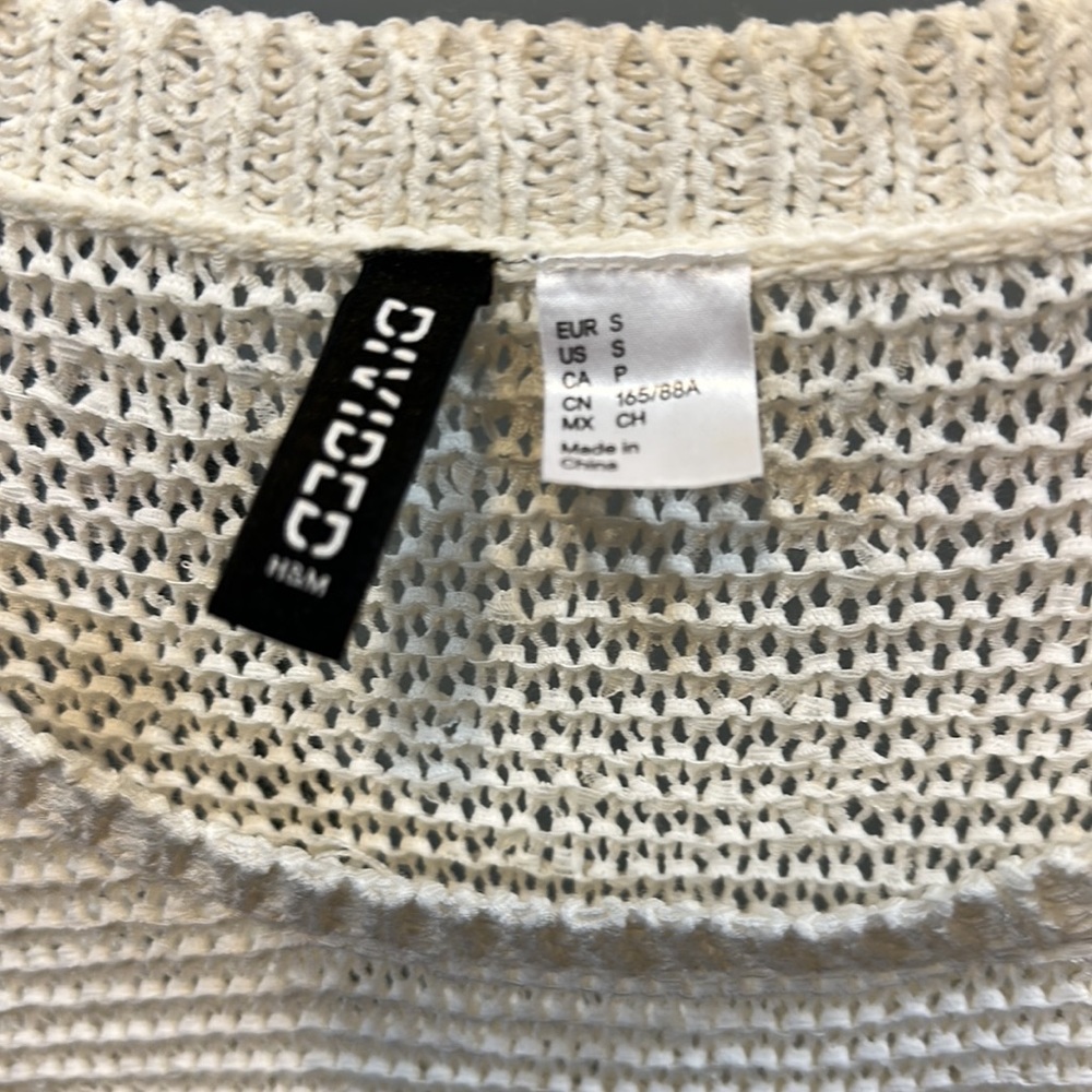 Sweaterđź’™.. - Picture 4 of 4
